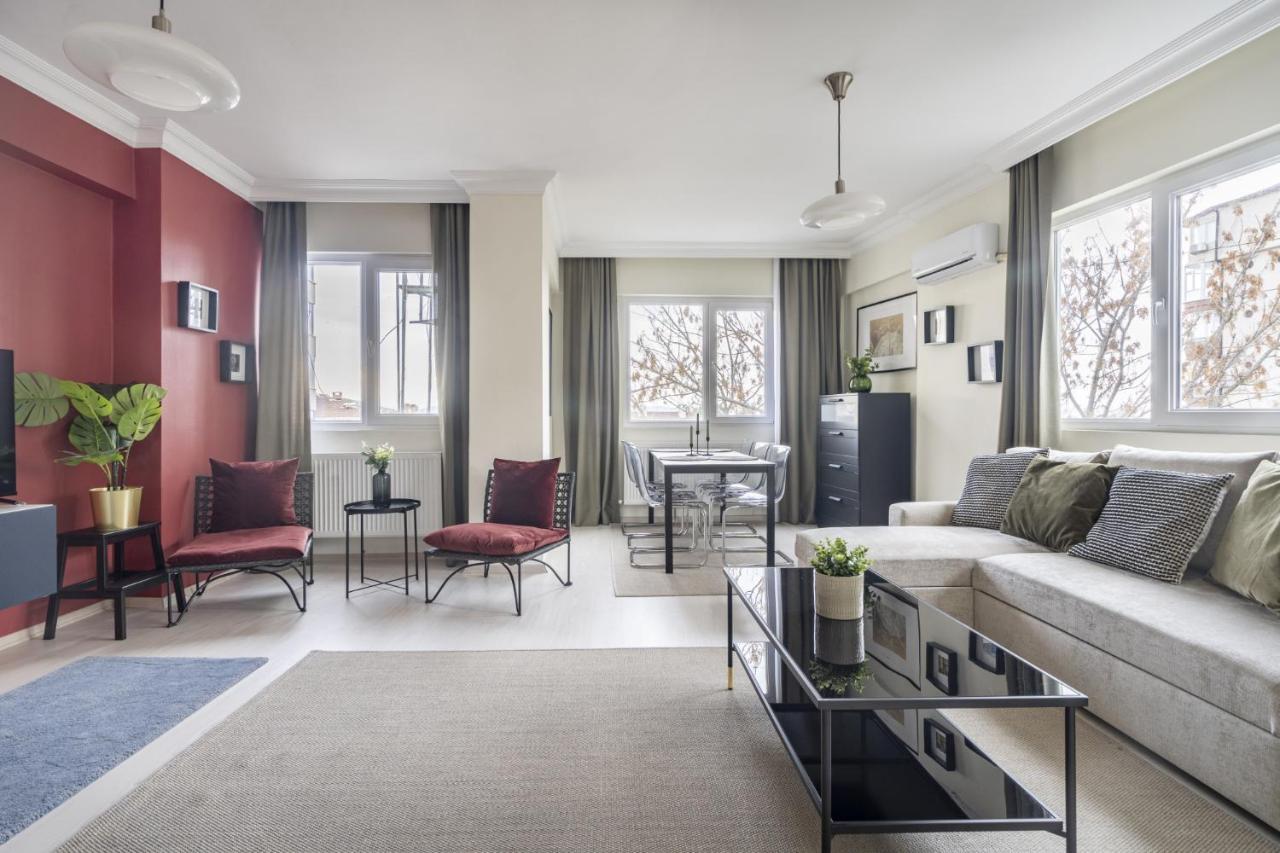 Modern Flat With Balcony On Bagdat Street Appartement