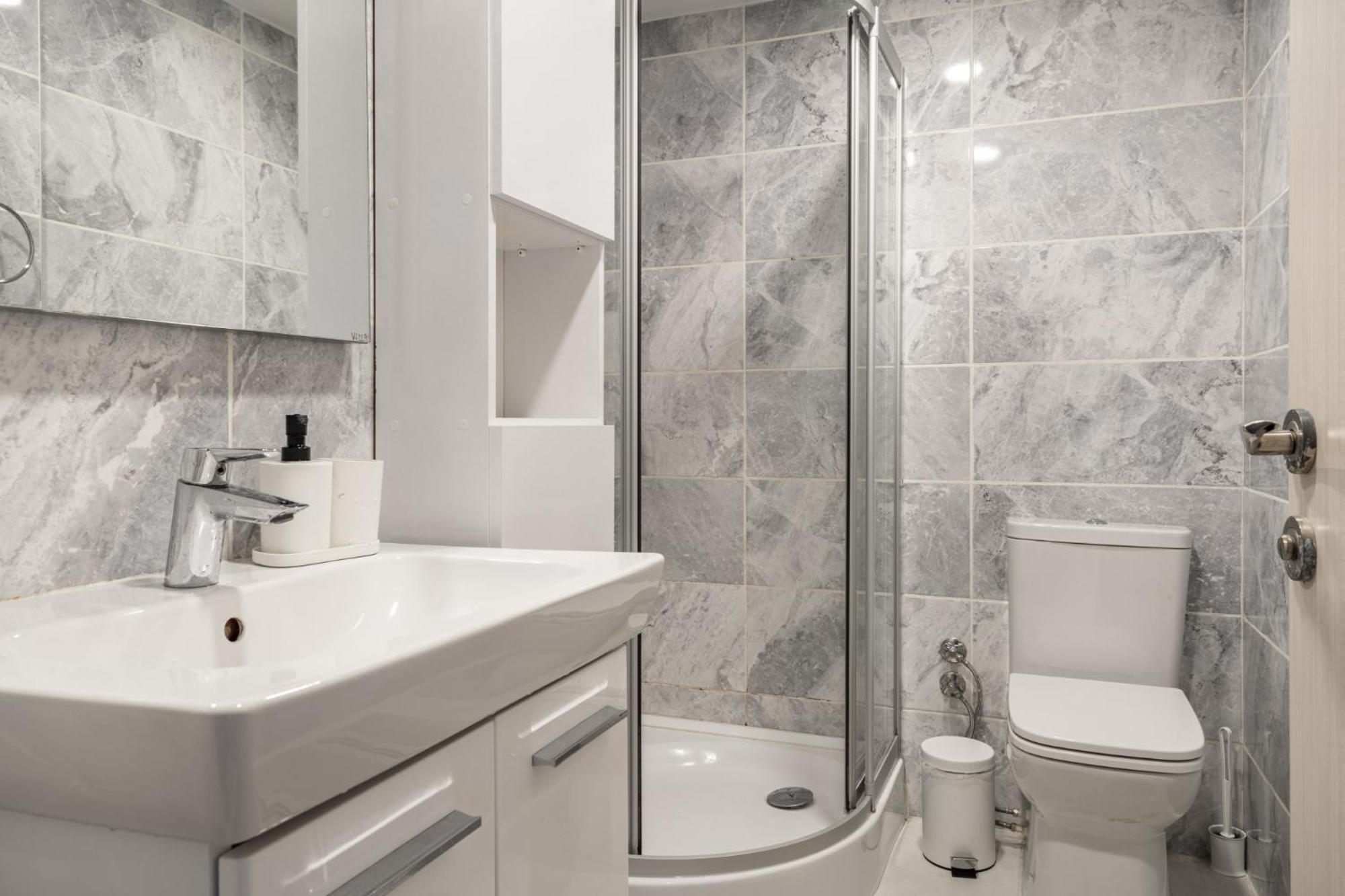 Modern Flat With Balcony On Bagdat Street Appartement Istambul